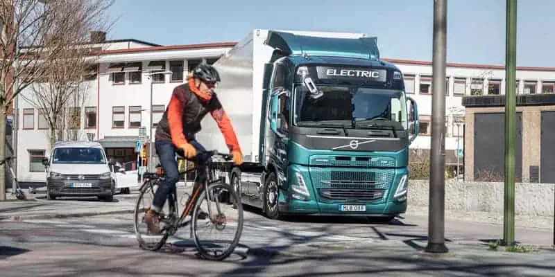 Volvo, Volvo Trucks, pedoni, ciclisi