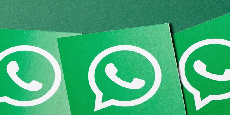 WhatsApp: multa da 300 euro per tutti gli utenti, il messaggio in chat
