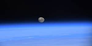 foto luna iss