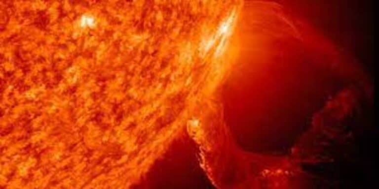 Tempesta solare contro la Terra: ecco quali sono le cause e soprattutto i rischi