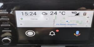 Android Auto il bug delle icone giganti sta mandando nel panico