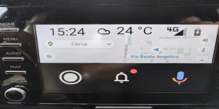 Android Auto il bug delle icone giganti sta mandando nel panico