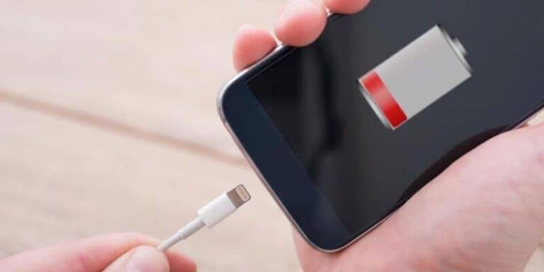 Cellulare in carica notte