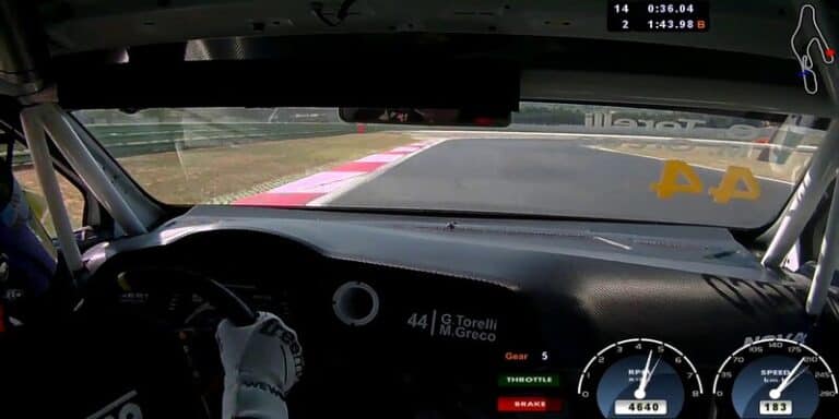 Cupra atterra a Vallelunga