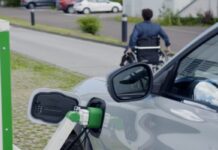 Ford pensa ai disabili e gli anziani ricarica auto