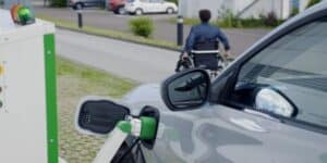 Ford pensa ai disabili e gli anziani ricarica auto