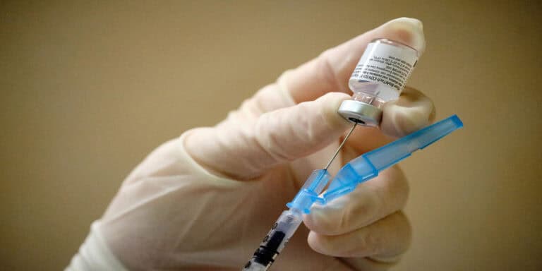 Coronavirus Roma, vaccinazioni del personale sanitario e medici di base al Policlinico Tor Vergata
