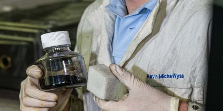 Riciclo della plastica arriva una nuova tecnica che trasforma gli scarti in grafene