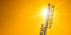 Meteo: le alte temperature sciolgono l'asfalto delle piste, addio voli prenotati