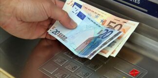 Prelievi e bancomat addio: ora la legge del POS è attiva in Italia, niente contanti