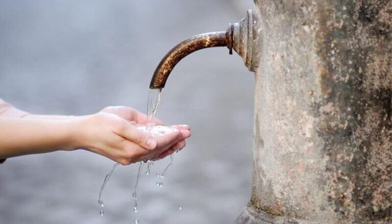 Siccità e bollette altissime: ecco 20 consigli per risparmiare secondo l'ENEA