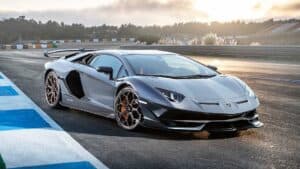 lamborghini-aventador-svj