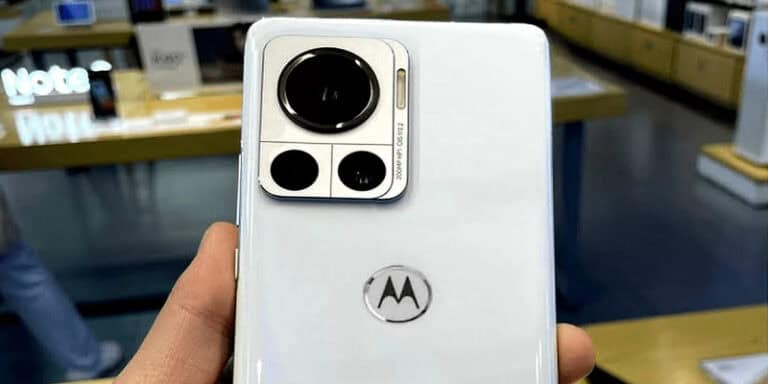 moto-x30-pro-razr-2022-svelate-date-ufficiali