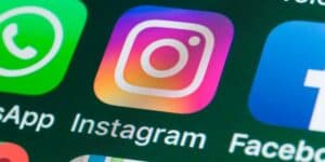 whatsapp-nuovo-aggiornamento-rende-simile-instagram