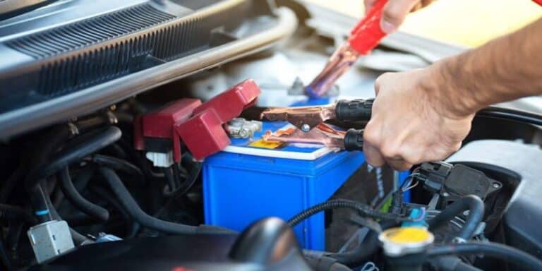 Batterie auto ecco perchè il caldo le rovina