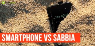 Smartphone vs sabbia: i passaggi per pulirlo perfettamente