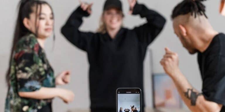 TikTok: svelati i segreti per finire nei Per te in poche semplici mosse