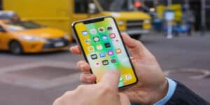 apple-potrebbe-aggiungere-pubblicita-iphone.jpg
