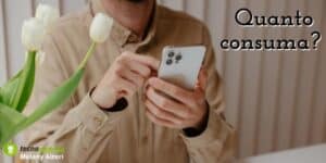 Smartphone: non ne abusate, il consumo elevato vi lascerà senza soldi