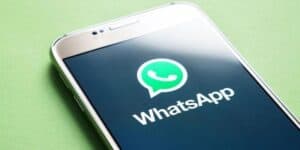 WhatsApp: nuova truffa per gli utenti, ecco qual è il messaggio da non aprire