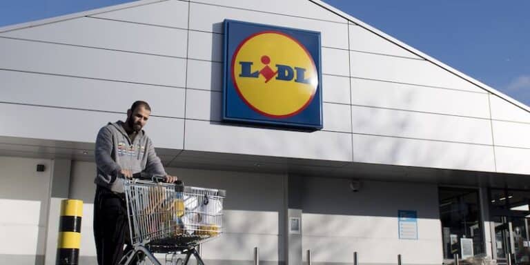 Lidl offre un'auto elettrica a prezzi shock, sconti eccezionali solo oggi