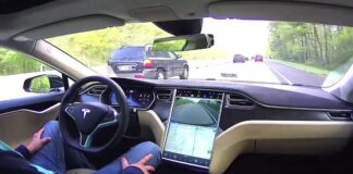 La guida autonoma di Tesla