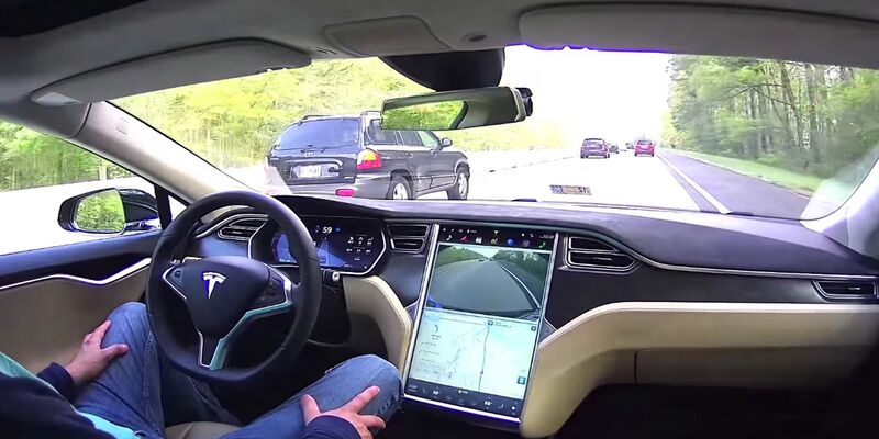 Model Y La guida autonoma di Tesla