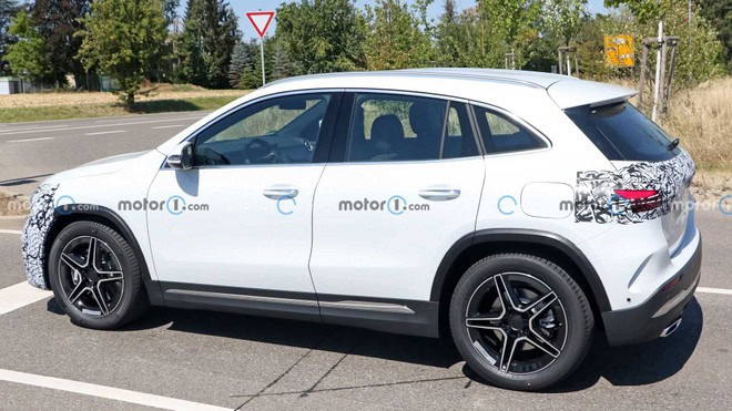 Mercedes-GLA-restyling-nuovamente-avvistato2