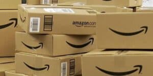 Amazon è folle, distrugge Unieuro con offerte all'80% solo oggi
