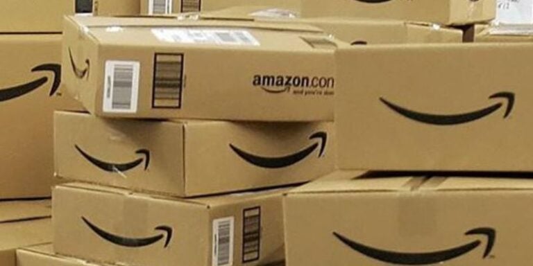 Amazon è folle, distrugge Unieuro con offerte all'80% solo oggi