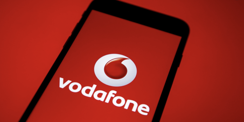 Vodafone apre l'autunno: offerte shock da 100GB quasi gratis