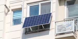 fotovoltaico-balcone-1 (1) (1)