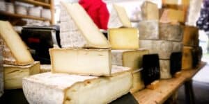 Formaggio noto ritirato dal mercato dal Ministero per rischio fisico