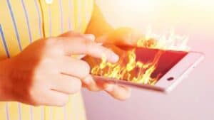 Smartphone pericolosi: ecco perché possono esplodere improvvisamente