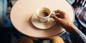 Bere 2-3 tazze di caffè