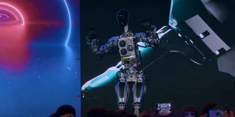 Elon Musk presenta il robot Optimus