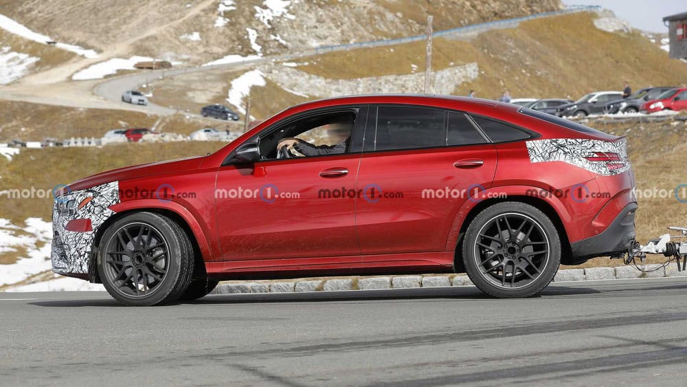 Mercedes-GLA-restyling-foto-3
