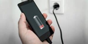 Se lasci sotto carica lo smartphone
