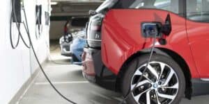 auto elettrica ricarica