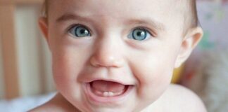 occhi azzurri neonato