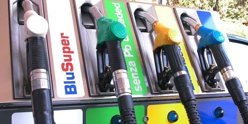 Caro carburanti: il taglio delle accise ha le ore contate, cosa cambia dal primo Dicembre