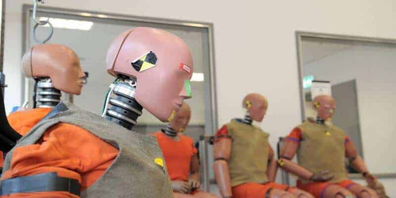 Creato il primo manichino donna per i crash test delle auto: ecco come è fatto