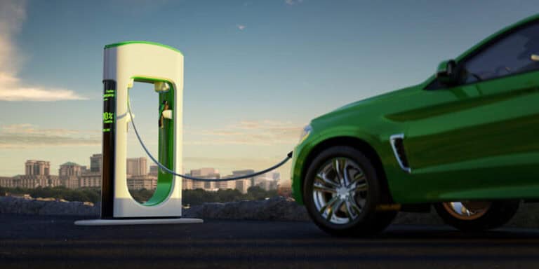 Dal 2035 stop produzione auto a benzina e diesel