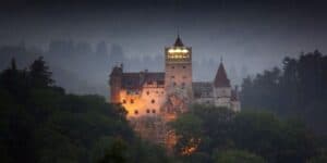 Musk ha prenotato il castello di Dracula