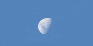 Perchè possiamo vedere la Luna durante il giorno