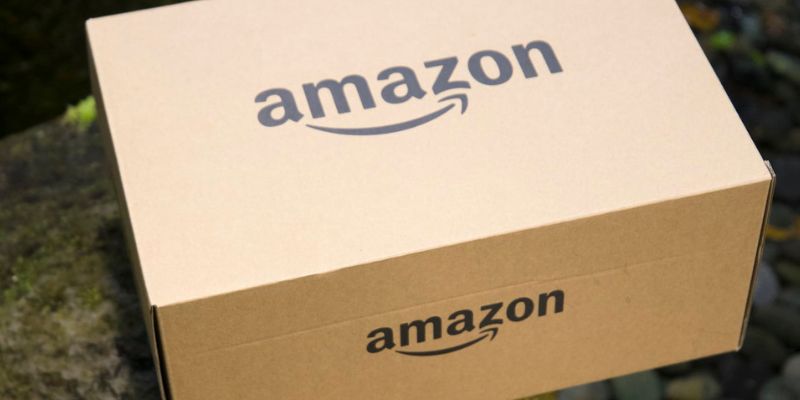 Amazon è impazzita: offerte e prodotti quasi gratis per la batteria infinita