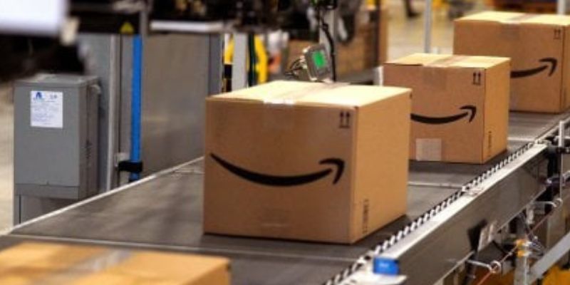 Amazon è folle: batteria infinita con offerte all'80% e articoli gratis