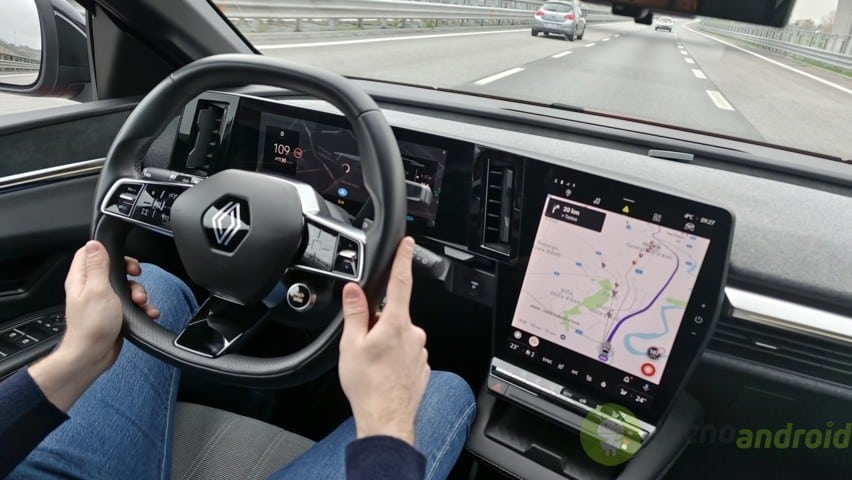 Renault Megane E-TECH (11)