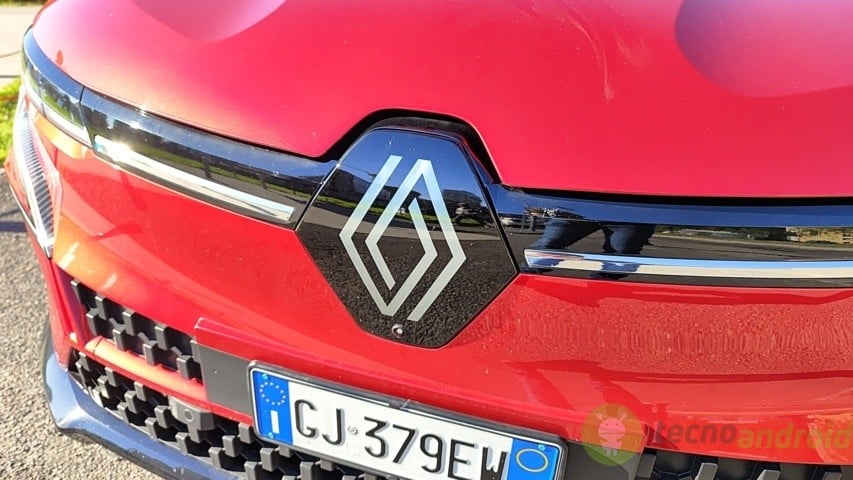 Renault Megane E-TECH (17)