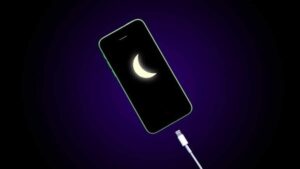 Smartphone in carica la notte, i rischi per gli utenti possono essere grandi